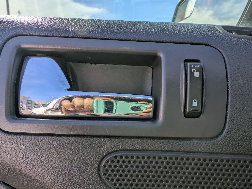 2014 Ford Mustang Image 24