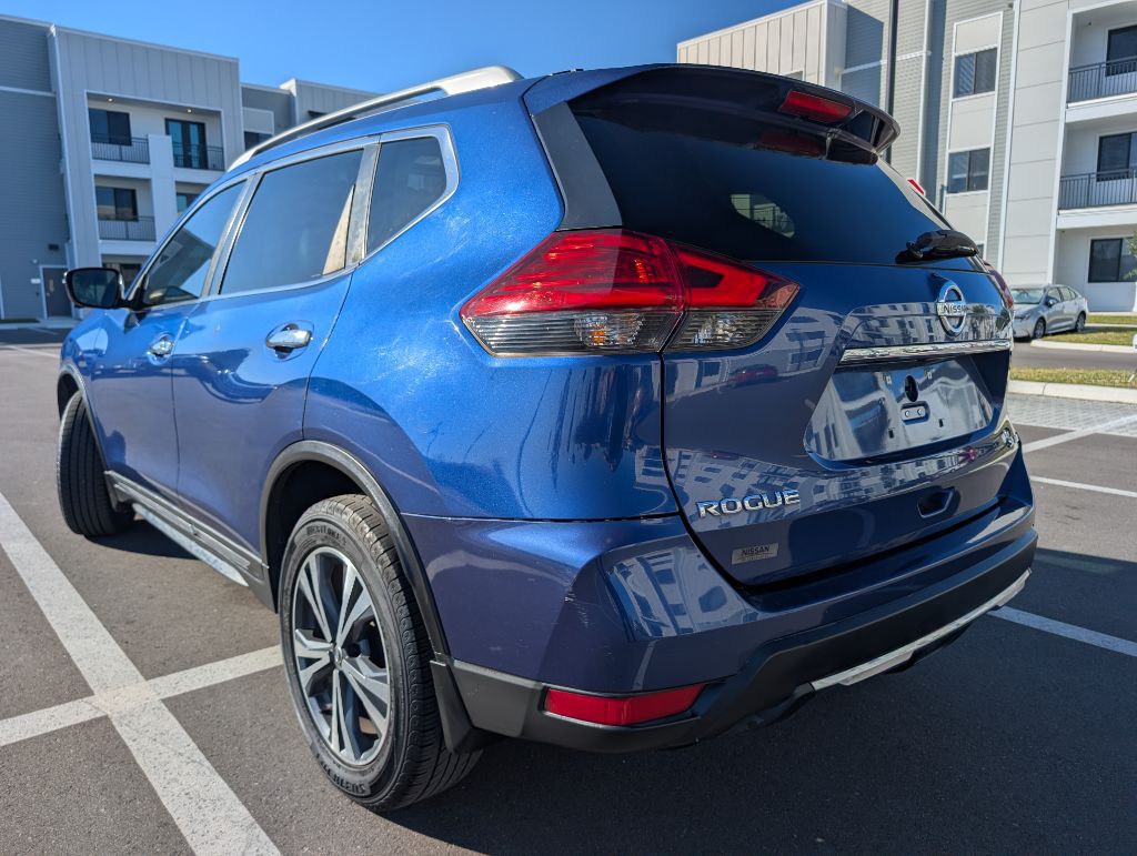 2017 Nissan Rogue Image 10