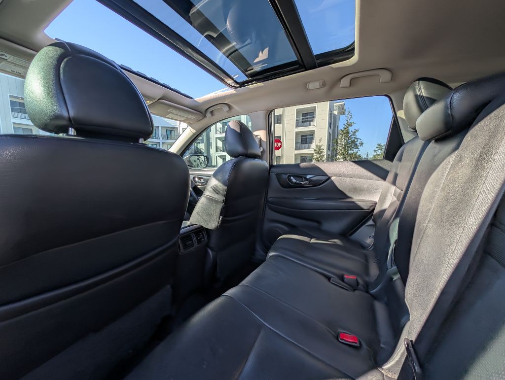 2017 Nissan Rogue Image 19