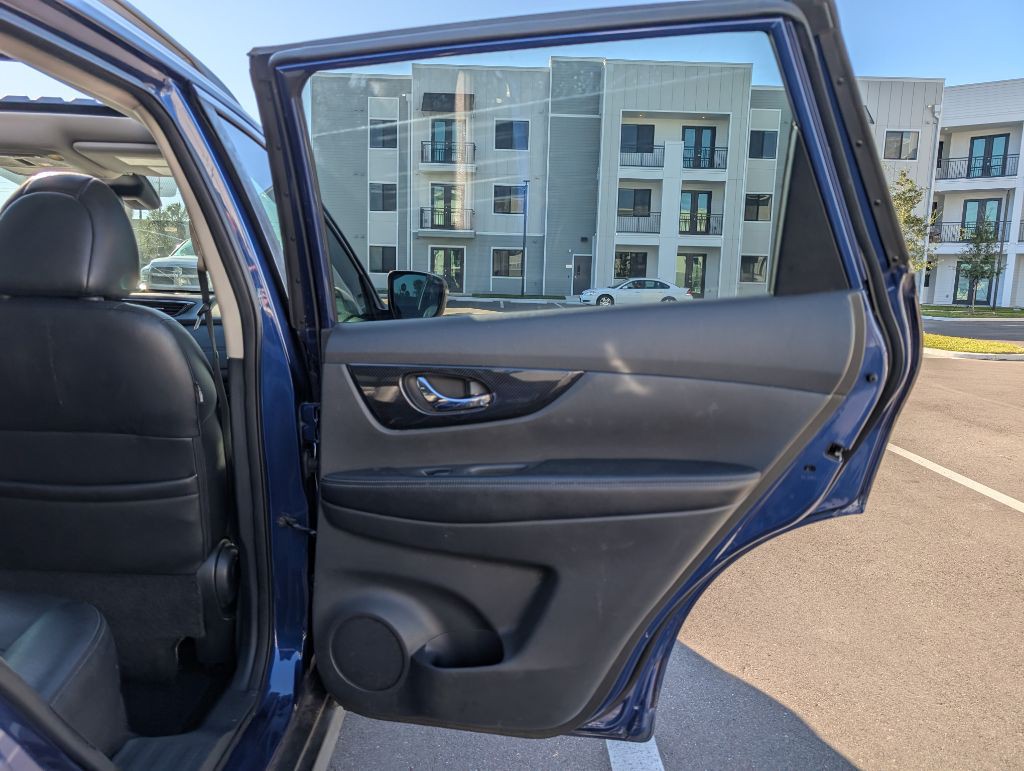 2017 Nissan Rogue Image 21