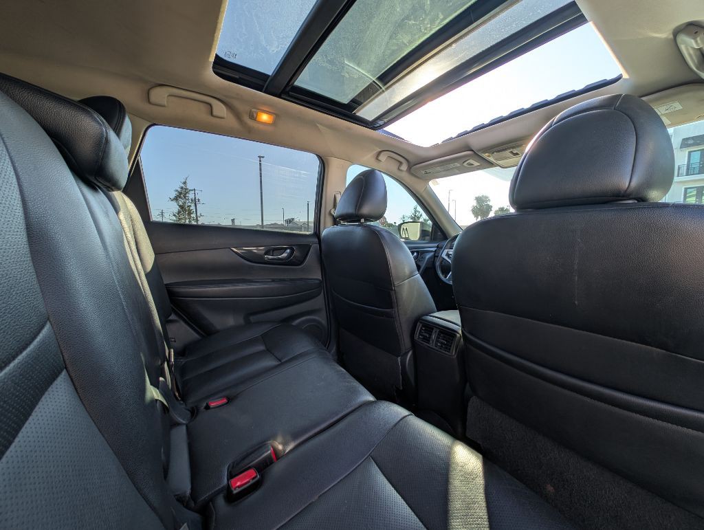 2017 Nissan Rogue Image 22