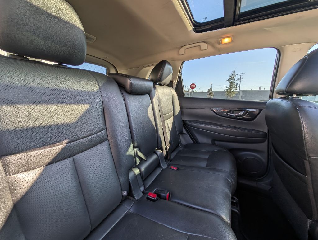 2017 Nissan Rogue Image 23