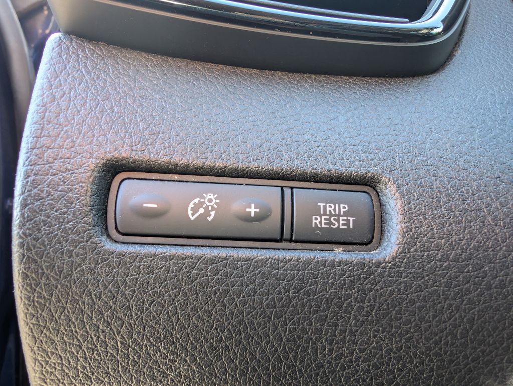 2017 Nissan Rogue Image 35