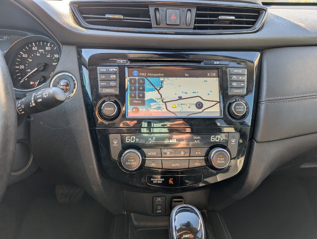 2017 Nissan Rogue Image 38