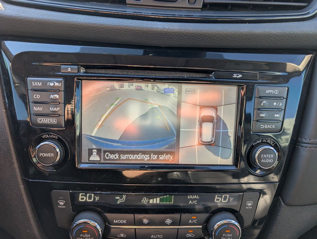 2017 Nissan Rogue Image 40