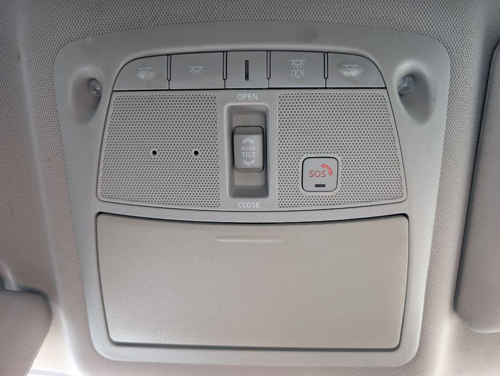 2017 Nissan Rogue Image 43