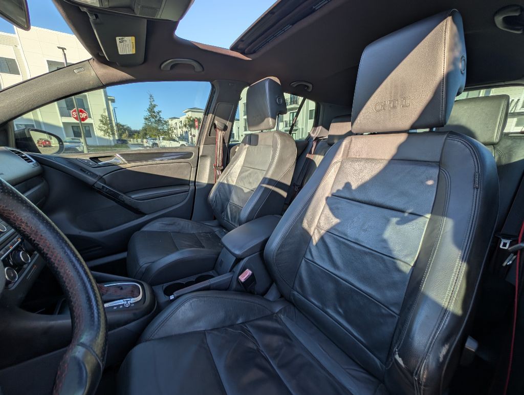 2013 Volkswagen GTI Image 16