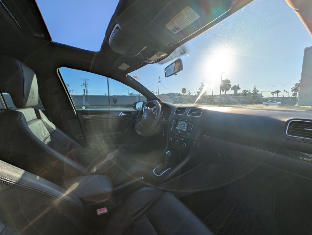 2013 Volkswagen GTI Image 24