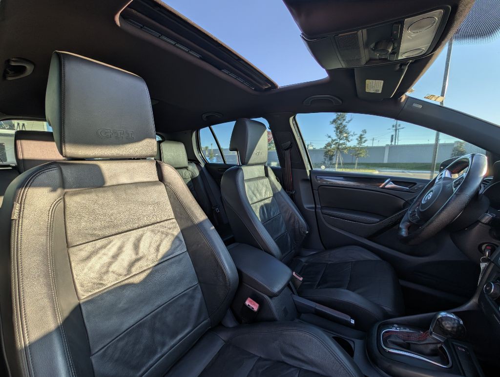 2013 Volkswagen GTI Image 25