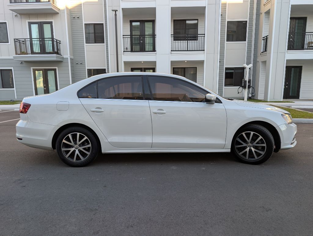 2017 Volkswagen Jetta Image 5