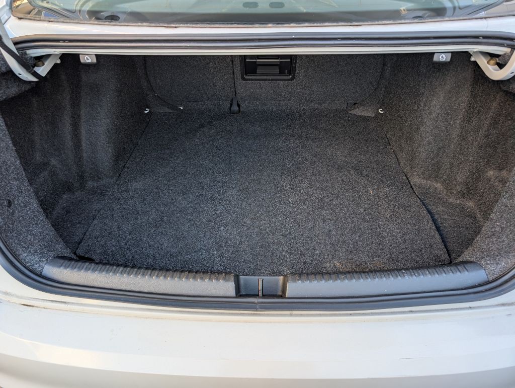 2017 Volkswagen Jetta Image 11