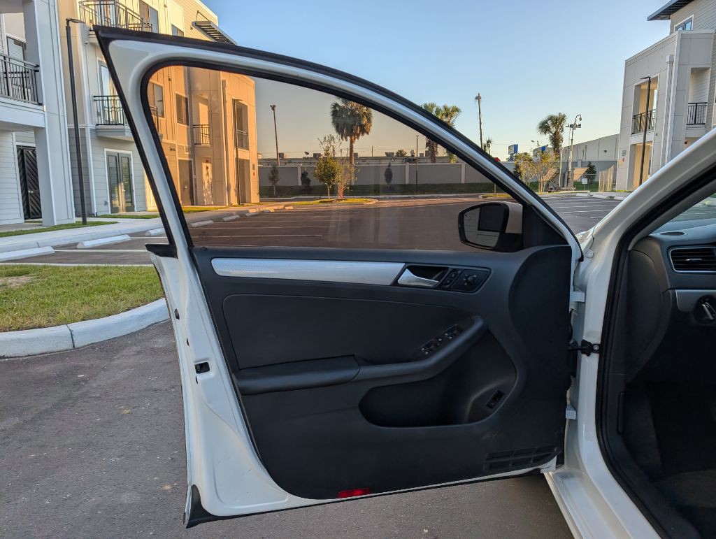 2017 Volkswagen Jetta Image 14