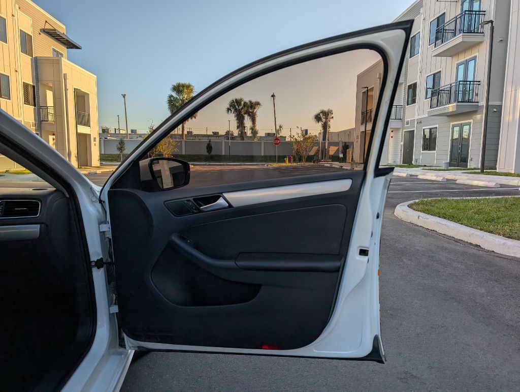 2017 Volkswagen Jetta Image 23