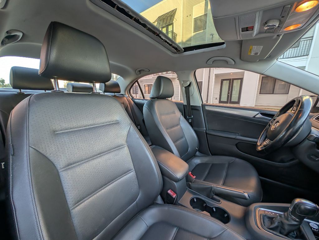 2017 Volkswagen Jetta Image 25