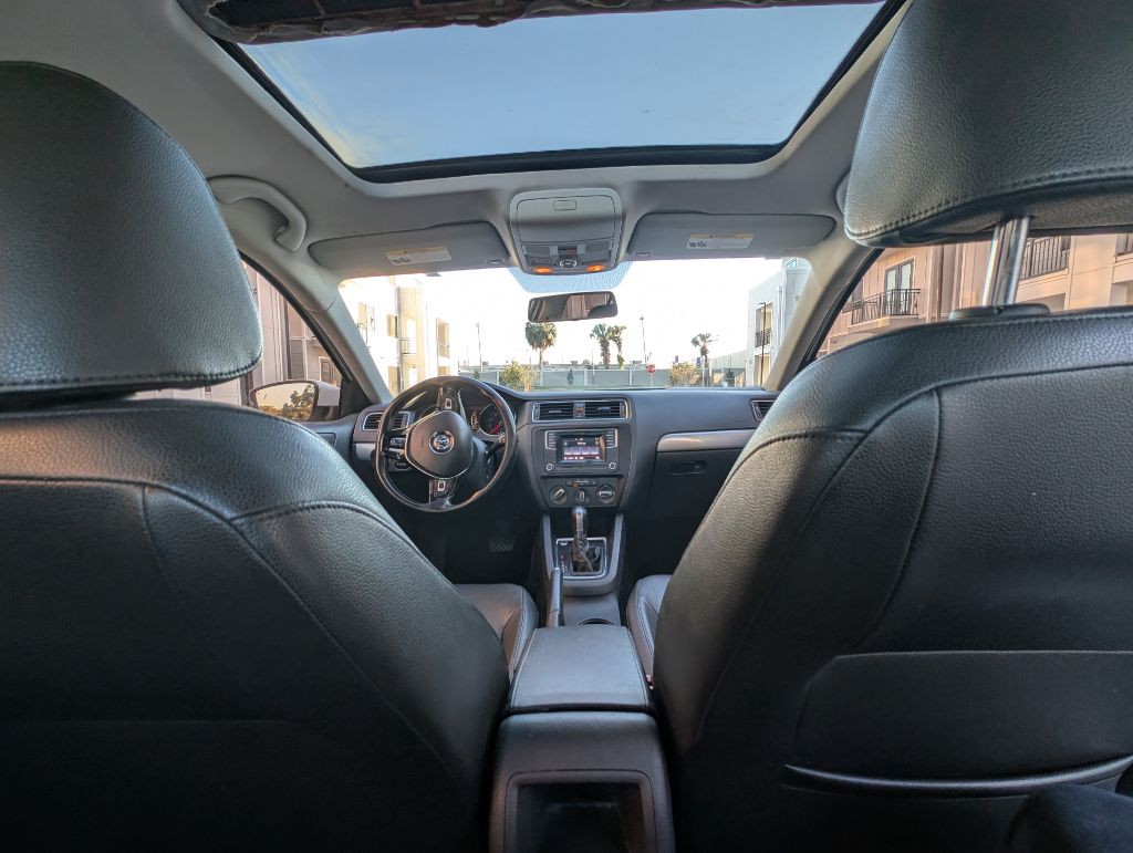 2017 Volkswagen Jetta Image 28