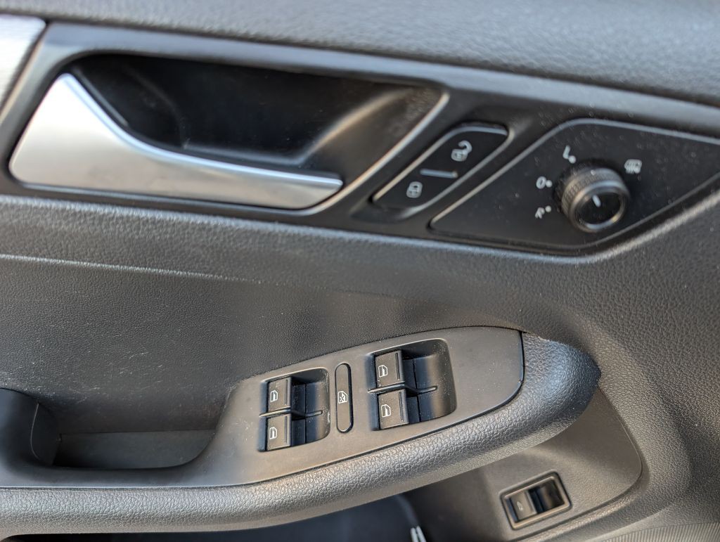 2017 Volkswagen Jetta Image 29