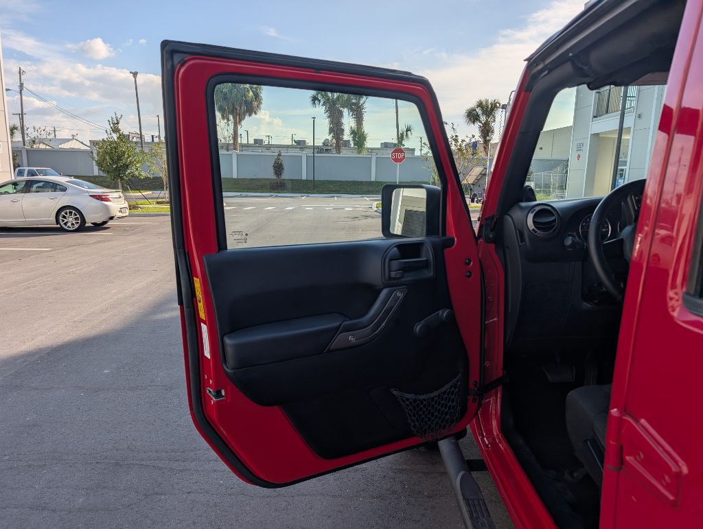 2012 Jeep Wrangler Unlimited Image 14