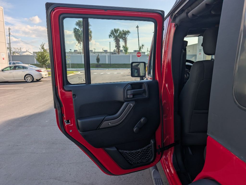 2012 Jeep Wrangler Unlimited Image 17