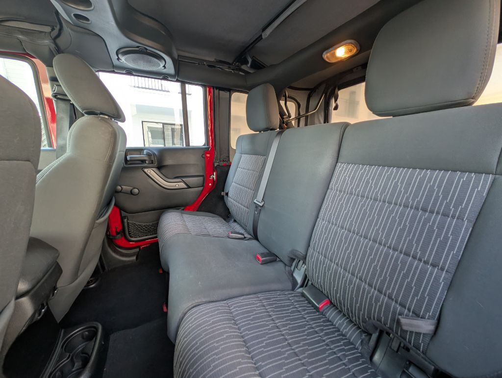 2012 Jeep Wrangler Unlimited Image 19