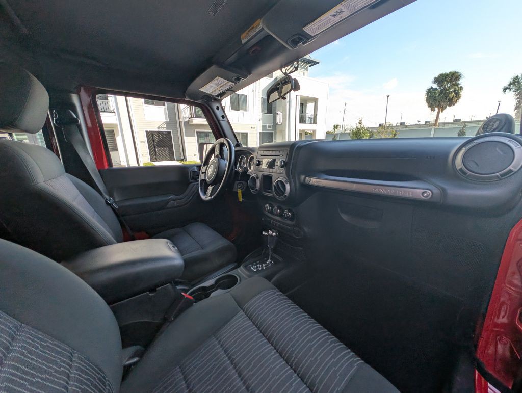 2012 Jeep Wrangler Unlimited Image 24