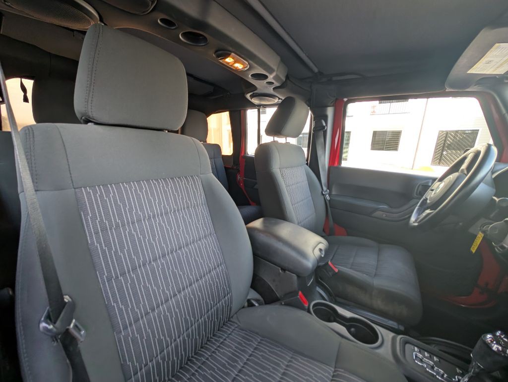 2012 Jeep Wrangler Unlimited Image 25