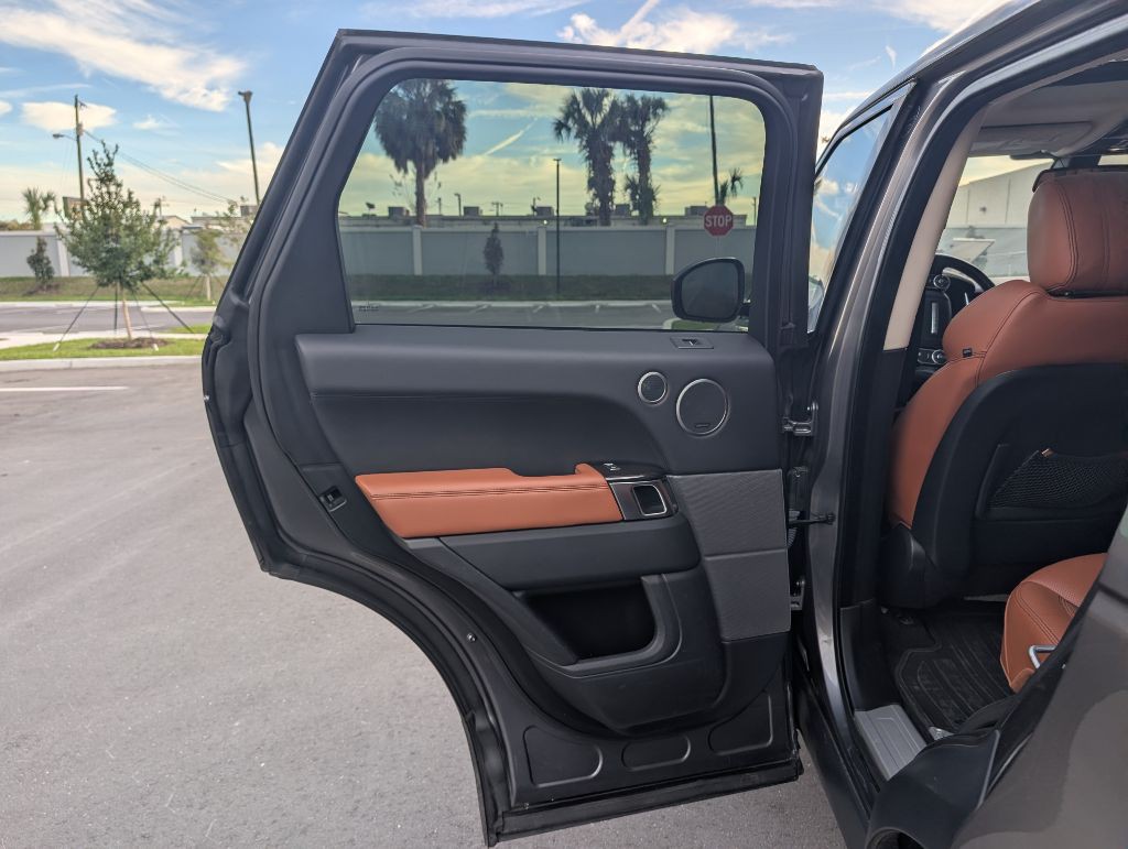 2016 Land Rover Range Rover Sport Image 18