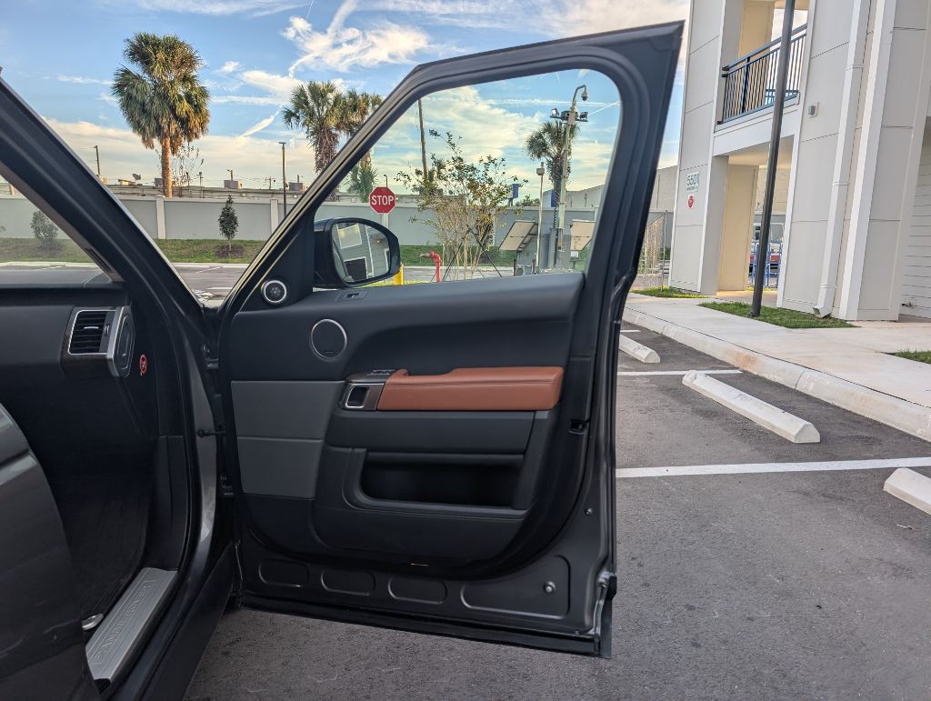 2016 Land Rover Range Rover Sport Image 24