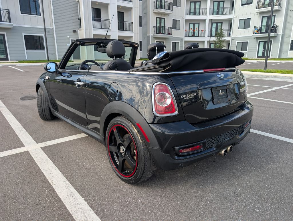 2015 MINI Cooper Image 18