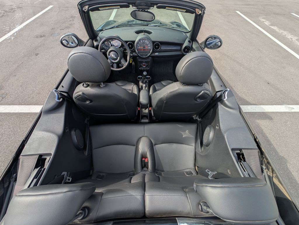 2015 MINI Cooper Image 20