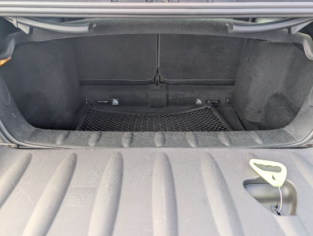 2015 MINI Cooper Image 25