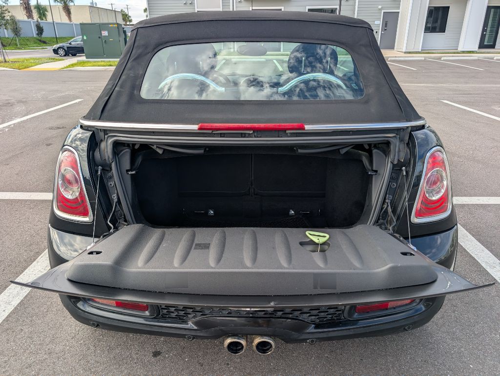 2015 MINI Cooper Image 26