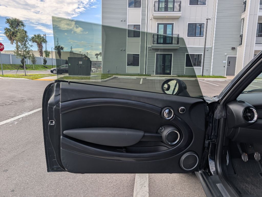 2015 MINI Cooper Image 27