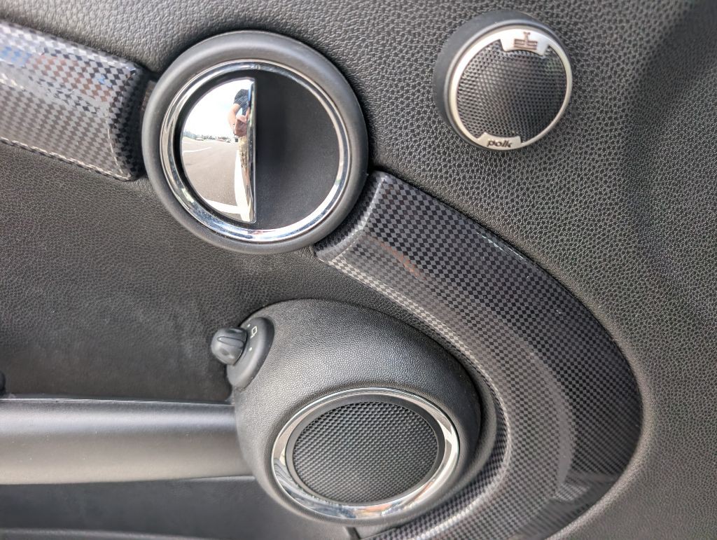 2015 MINI Cooper Image 35