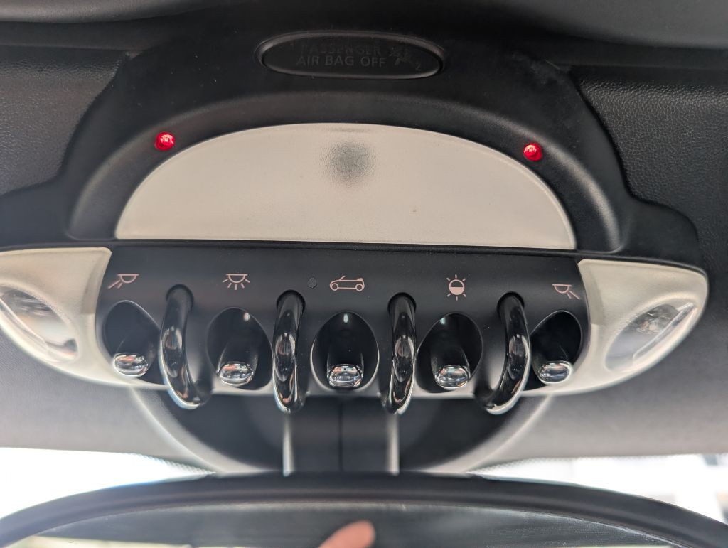 2015 MINI Cooper Image 41