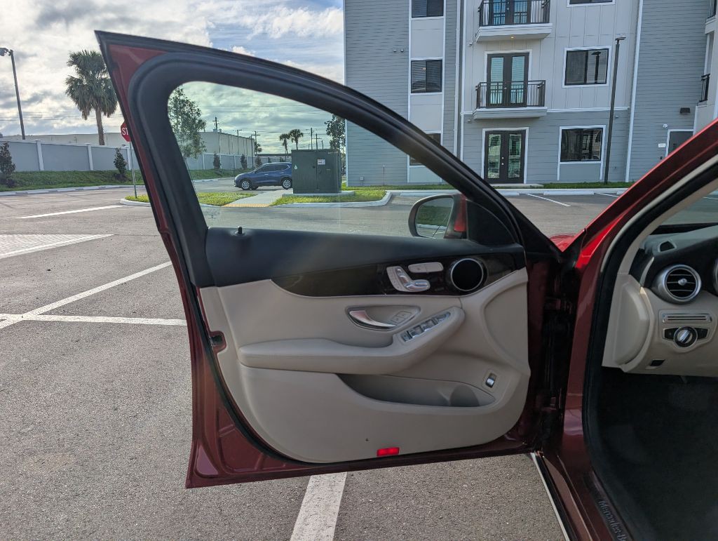 2018 Mercedes-Benz C-Class Image 14