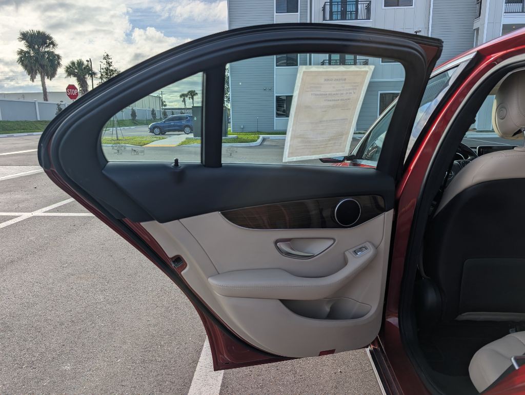 2018 Mercedes-Benz C-Class Image 17