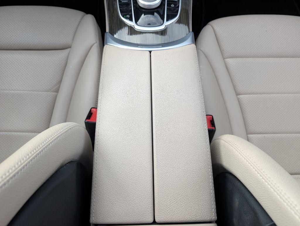 2018 Mercedes-Benz C-Class Image 31