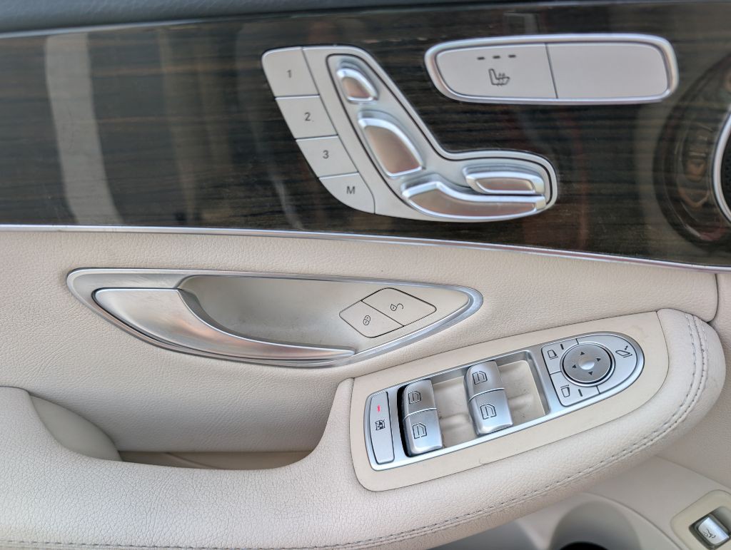 2018 Mercedes-Benz C-Class Image 33