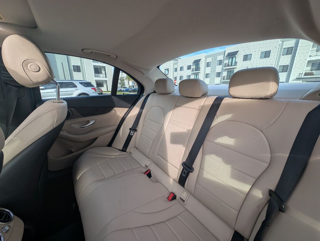 2018 Mercedes-Benz C-Class Image 19