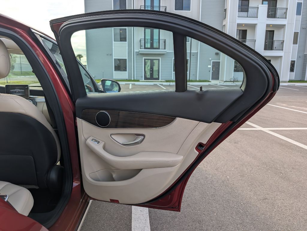 2018 Mercedes-Benz C-Class Image 20