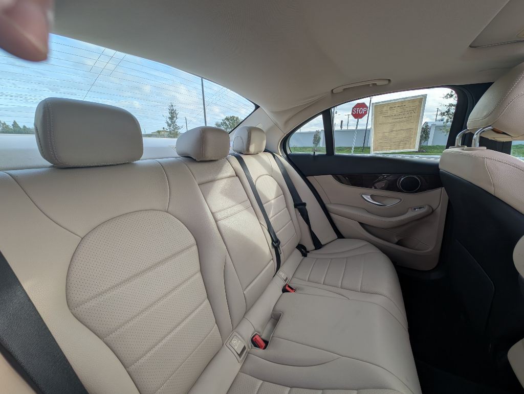 2018 Mercedes-Benz C-Class Image 22