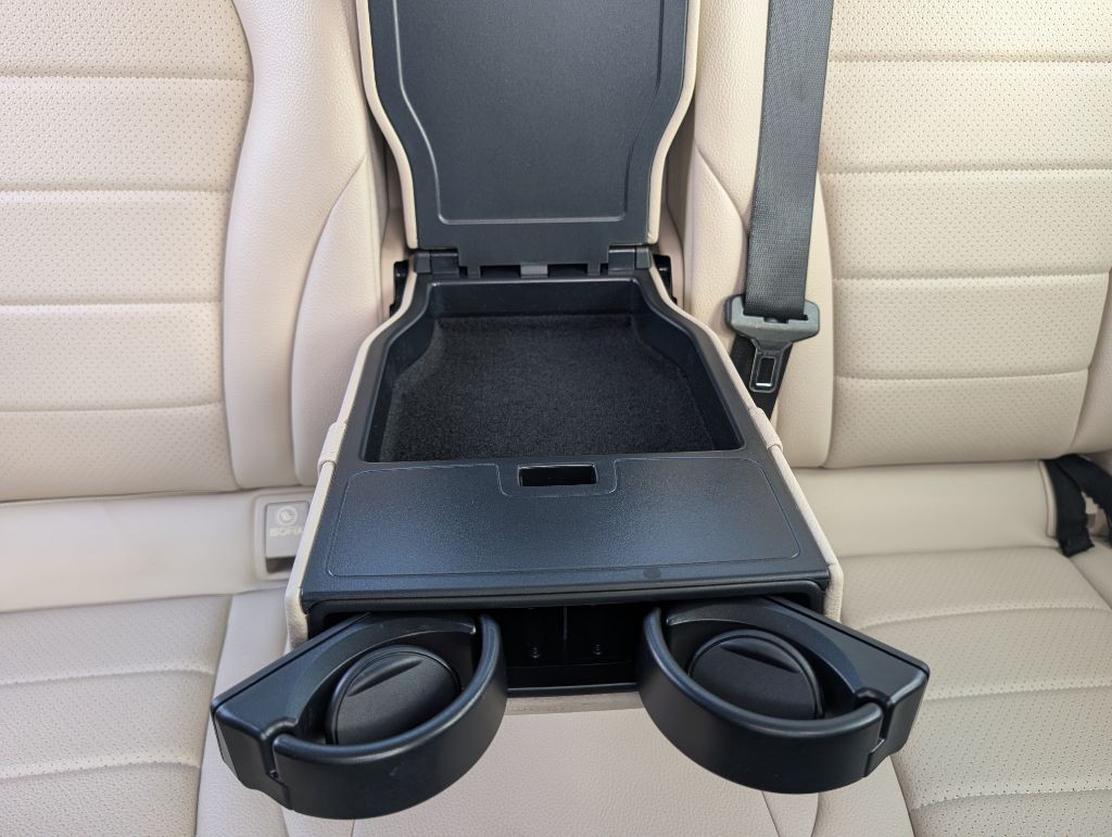 2018 Mercedes-Benz C-Class Image 28