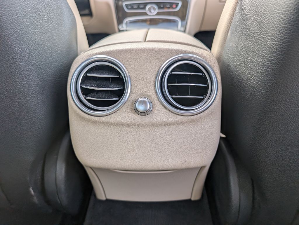 2018 Mercedes-Benz C-Class Image 29