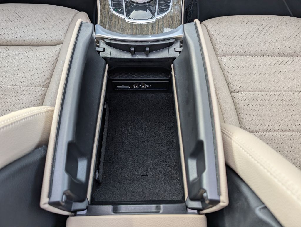 2018 Mercedes-Benz C-Class Image 32