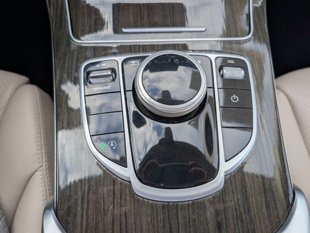 2018 Mercedes-Benz C-Class Image 40