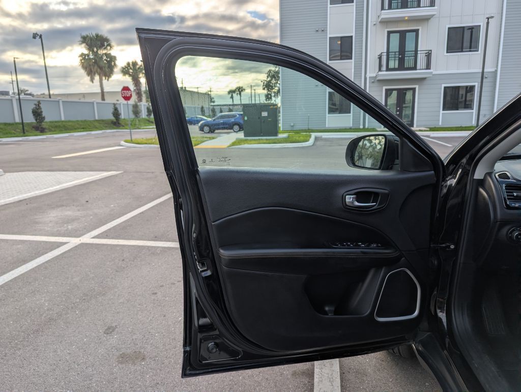 2018 Jeep Compass Image 14