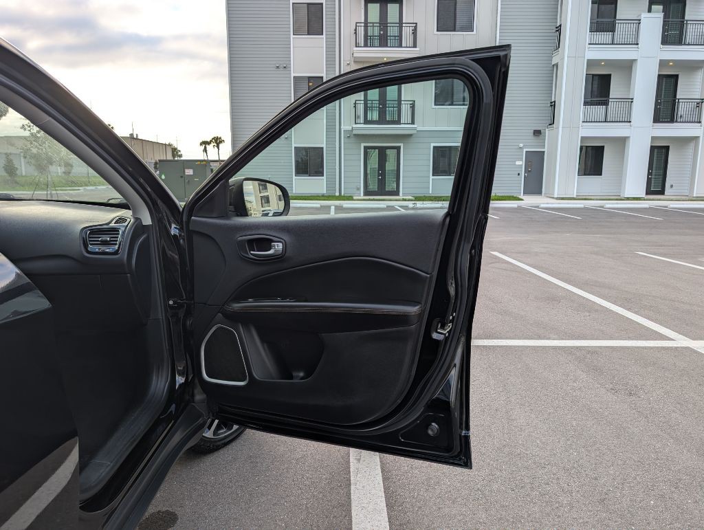 2018 Jeep Compass Image 23