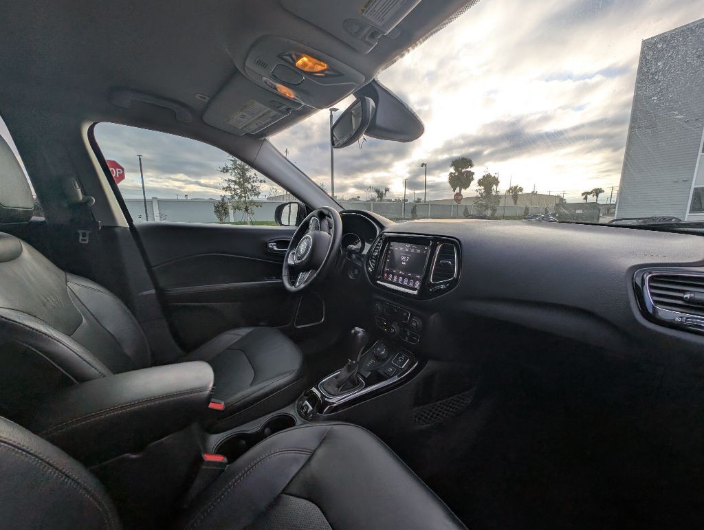 2018 Jeep Compass Image 24