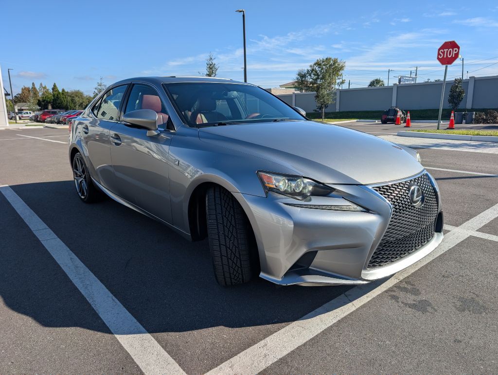 2015 Lexus IS Image 4