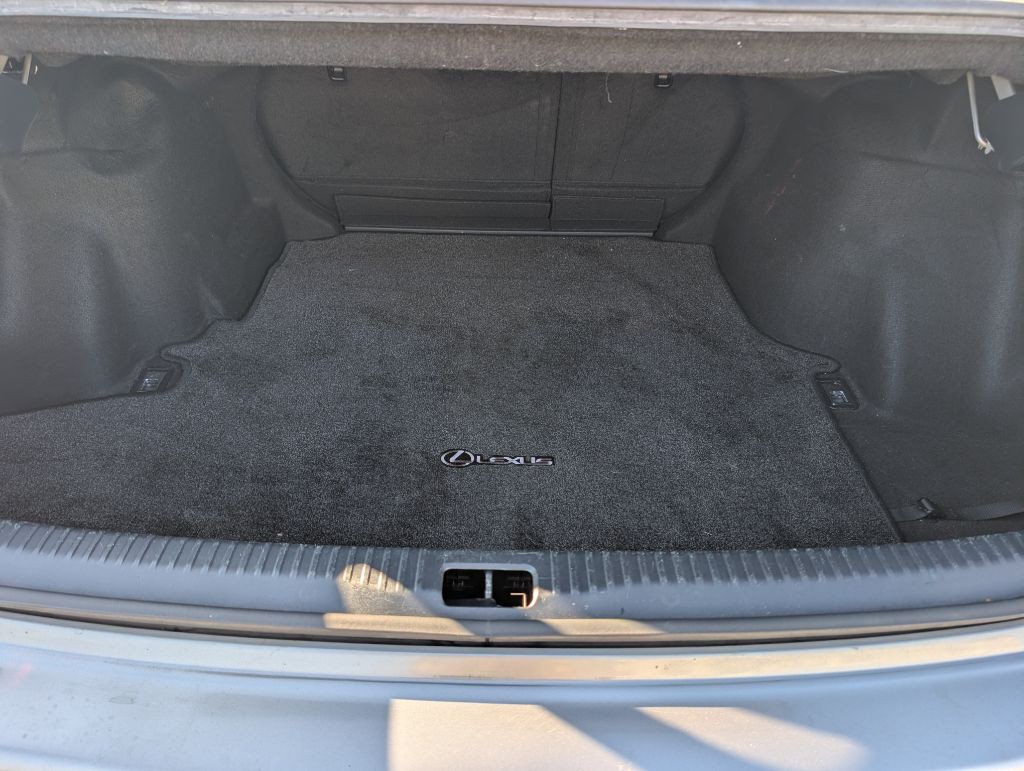 2015 Lexus IS Image 11